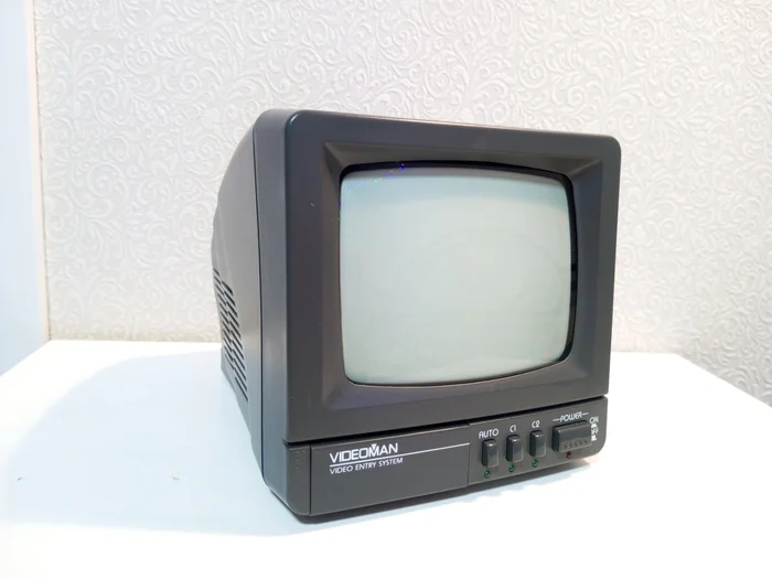 CRT monitor for video surveillance - My, TV set, Монитор, Hobby, Collection, Collecting, Video monitoring, CRT, Retro, Black and white, Kinescope, Longpost