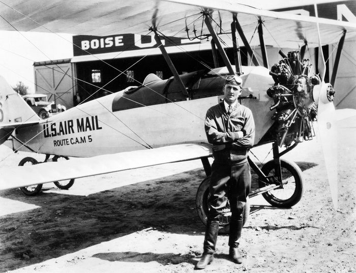 Самолет компании Varney Air Lines, предшественницы United Airlines. Varney доставил первую контрактную авиапочту