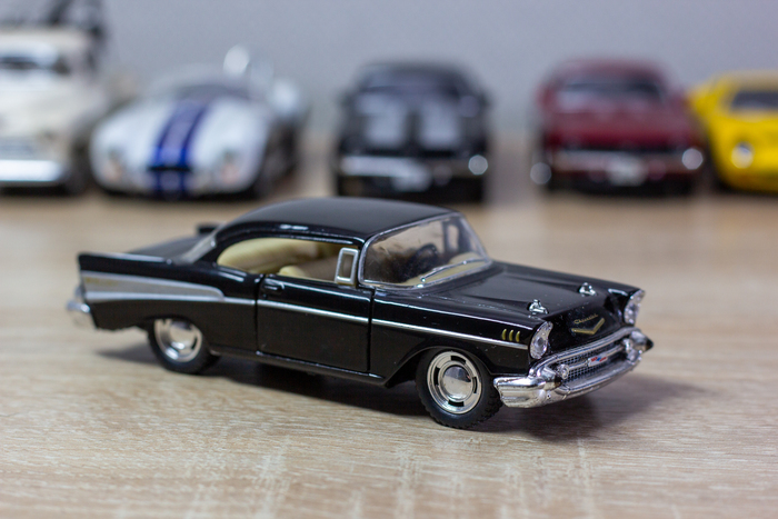 Chevrolet Bel Air 1957 1/40 (Kinsmart)