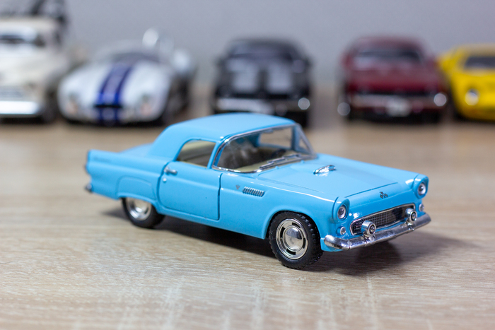 Ford Thunderbird 1955 1/36 (Kinsmart)