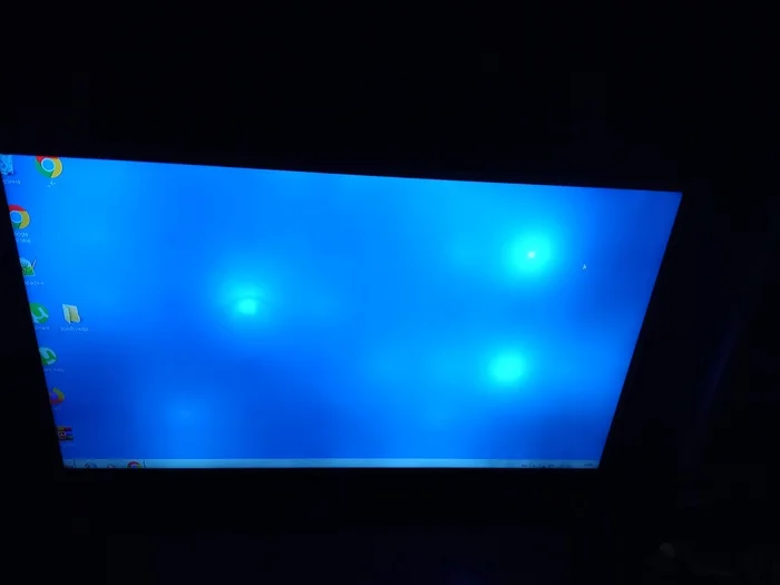 Is there a way to get rid of such glare on an LED monitor? - Question, Ask Peekaboo, Problem, Need advice, Монитор