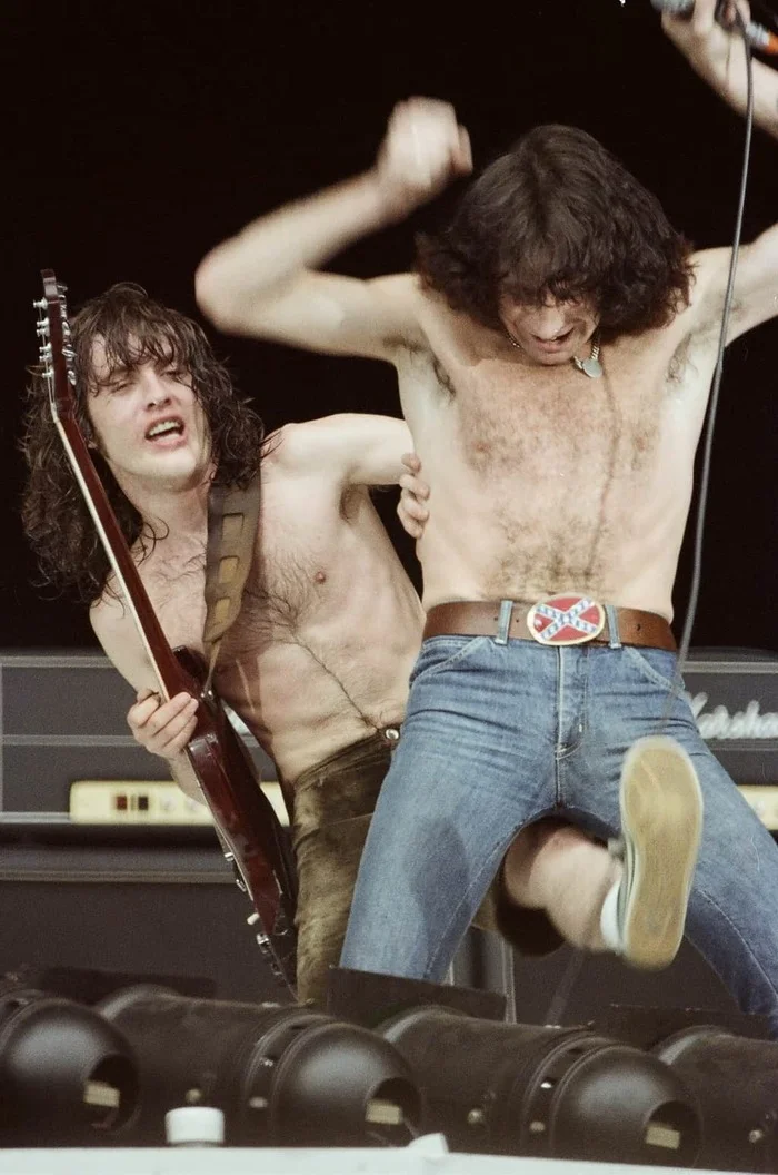 AC/DC with BONN SCOTT. And then it was HUGE. What a band... - Rock, Hard rock, Heavy metal, AC DC, Video, Youtube, Longpost