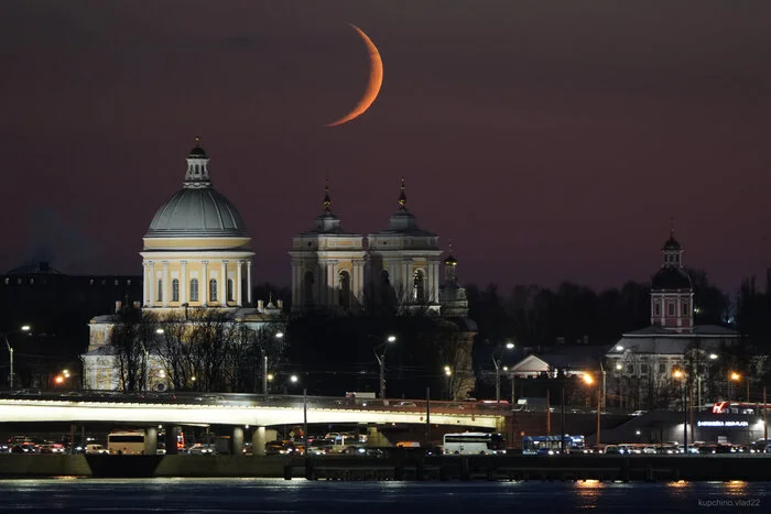 Such a different Moon... December. In St. Petersburg, you should use any day without clouds)) - My, The photo, Saint Petersburg, moon, Sunset