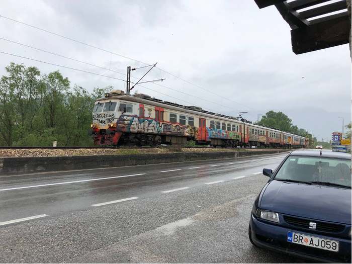 Местные поезда выглядят странновато