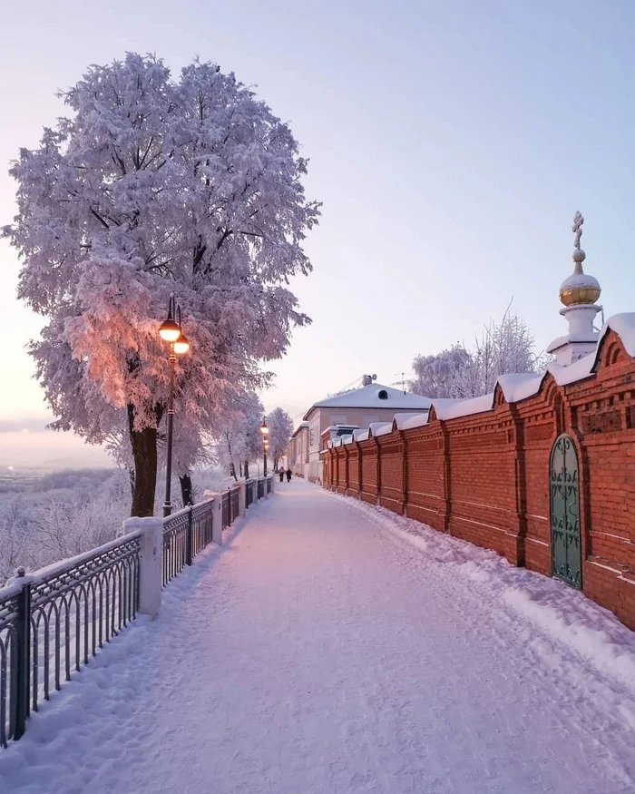 Dawn on the embankment, Kirov - dawn, Kirov, The photo