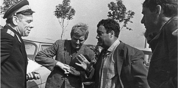 �������!