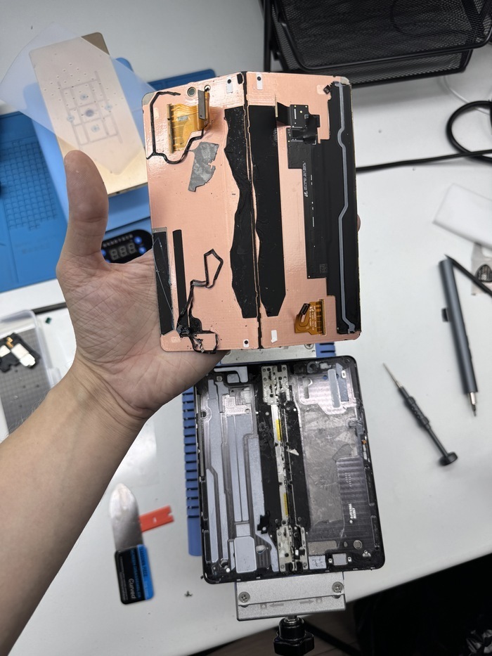 Samsung Galaxy Z Fold 4 внутренний дисплей