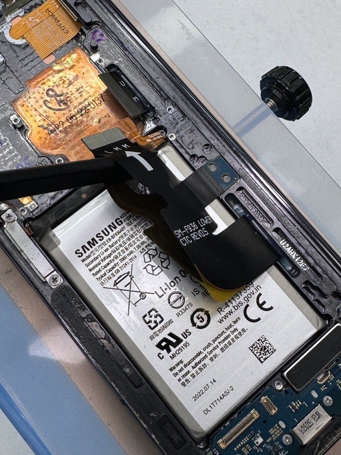 Samsung Galaxy Z Fold 4 межпалтный шлейф