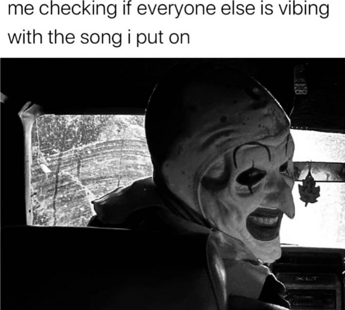 Когда включаешь свою музыку друзьям. Лучше бы им понравилось...