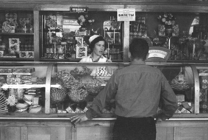 Pick of the day: pretzels, marmalade and Kara-Kum - the USSR, Made in USSR, Black and white photo, История России, Score, Trade, Candy, Sweets, Nostalgia, Telegram (link)