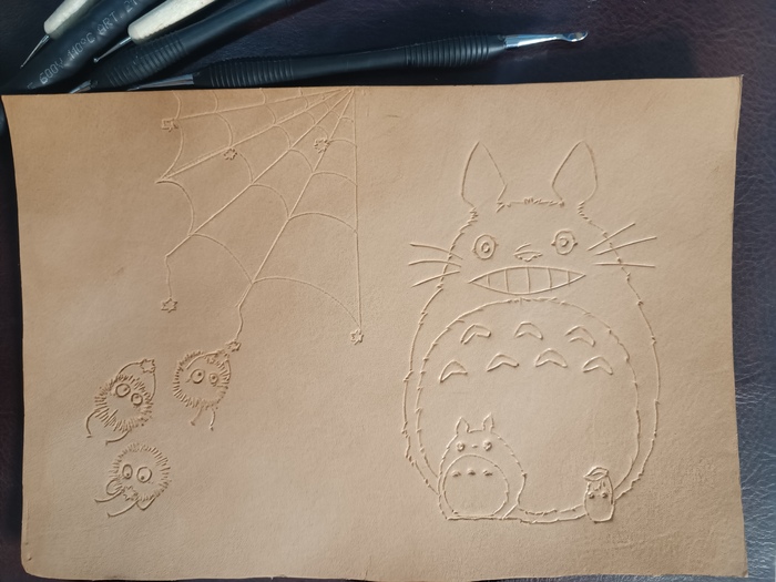 Проработала контур кардиной и добавила паутинку