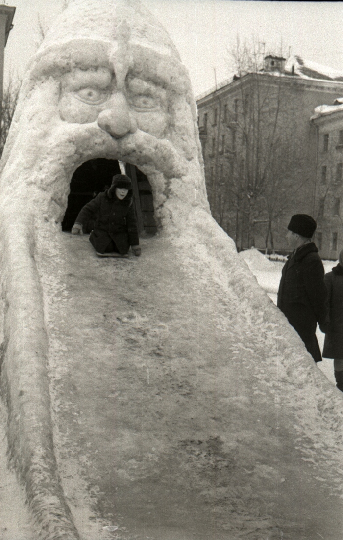 По нынешним временам страшноваты фигуры, а тогда вполне хорошо смотрелись )))