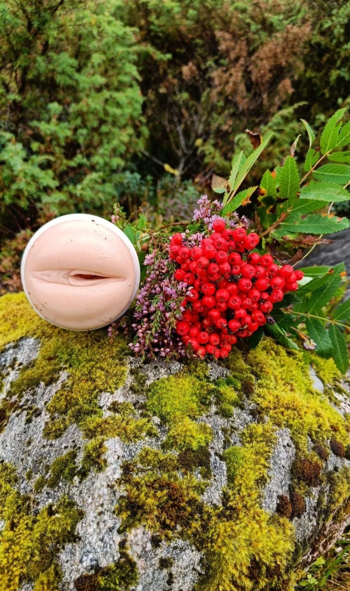 Даже ей дарят цветы