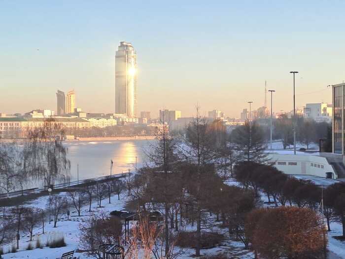 Walk along the embankment - My, Yekaterinburg, City walk, Mobile photography, Street photography, Longpost