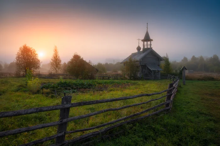 Foggy morning - My, Village, Fog, Travel across Russia, Landscape, Autumn, dawn, Chapel, Kenozerye, Arkhangelsk region, The photo