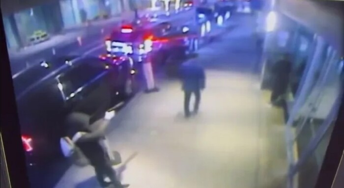 ������ ������� ��� �� ������������ �����, � ��� ��������������� <a href="https://pikabu.ru/story/boevyie_dronyi_openai_a_takzhe_koronavirusnyie_razoblacheniya_kongressa_ssha_12114480?u=https%3A%2F%2Fwww.kommersant.ru%2Fdoc%2F7346984&t=%D0%B7%D0%B0%D1%81%D1%82%D1%80%D0%B5%D0%BB%D0%B8%D0%BB&h=35825817b1e616780c943dc82365f62786a179c8" title="https://www.kommersant.ru/doc/7346984" target="_blank" rel="nofollow noopener">���������</a> � ����� �����-�� ��� � �������� � ����� �� �����������������