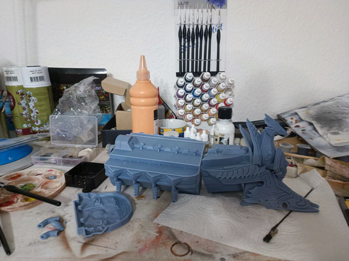 2 носовых фрагмента, на левом принтер помер на 90% печати и пришлось допечатывать 10% отдельной деталю