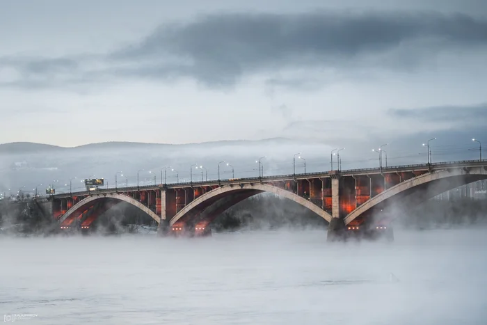 The non-freezing Yenisei (Krasnoyarsk) - My, The photo, Town, Tourism, Russia, Krasnoyarsk, Bridge, Fog