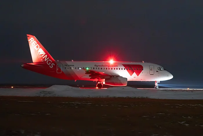 Night aerial photography - My, Spotting, Sukhoi Superjet 100