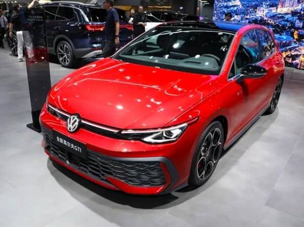 Представлены новые модели Volkswagen Golf и Golf GTI, всего четыре варианта - Кросспостинг, Pikabu publish bot, Telegram (ссылка)