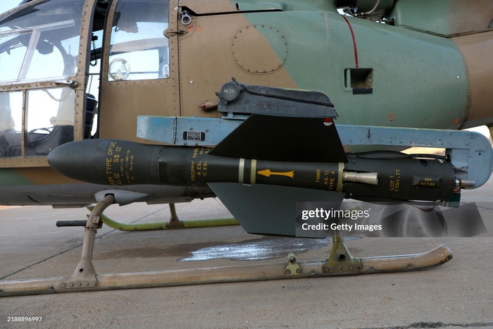  Gazelle SA.342L   AS.12.  ,    ()   ,   .   ,       .