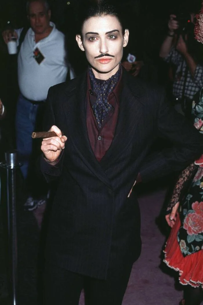 Demi Moore as Gomez Addams at a Halloween party in Hollywood, 1997 - Actors and actresses, Hollywood, Halloween, Demmy Moor