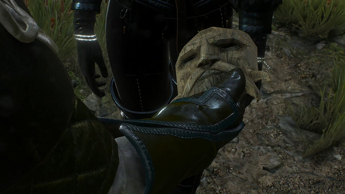 Маска уроборос в игре "Ведьмак 3 Дикая Охота".В игре маска позволяет заглянуть в прошлое.