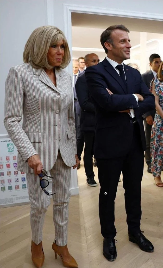 While you are thinking about how to help your homeland - Humor, Politics, Emmanuel Macron, Brigitte Macron