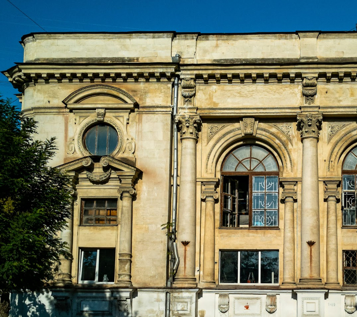 �������