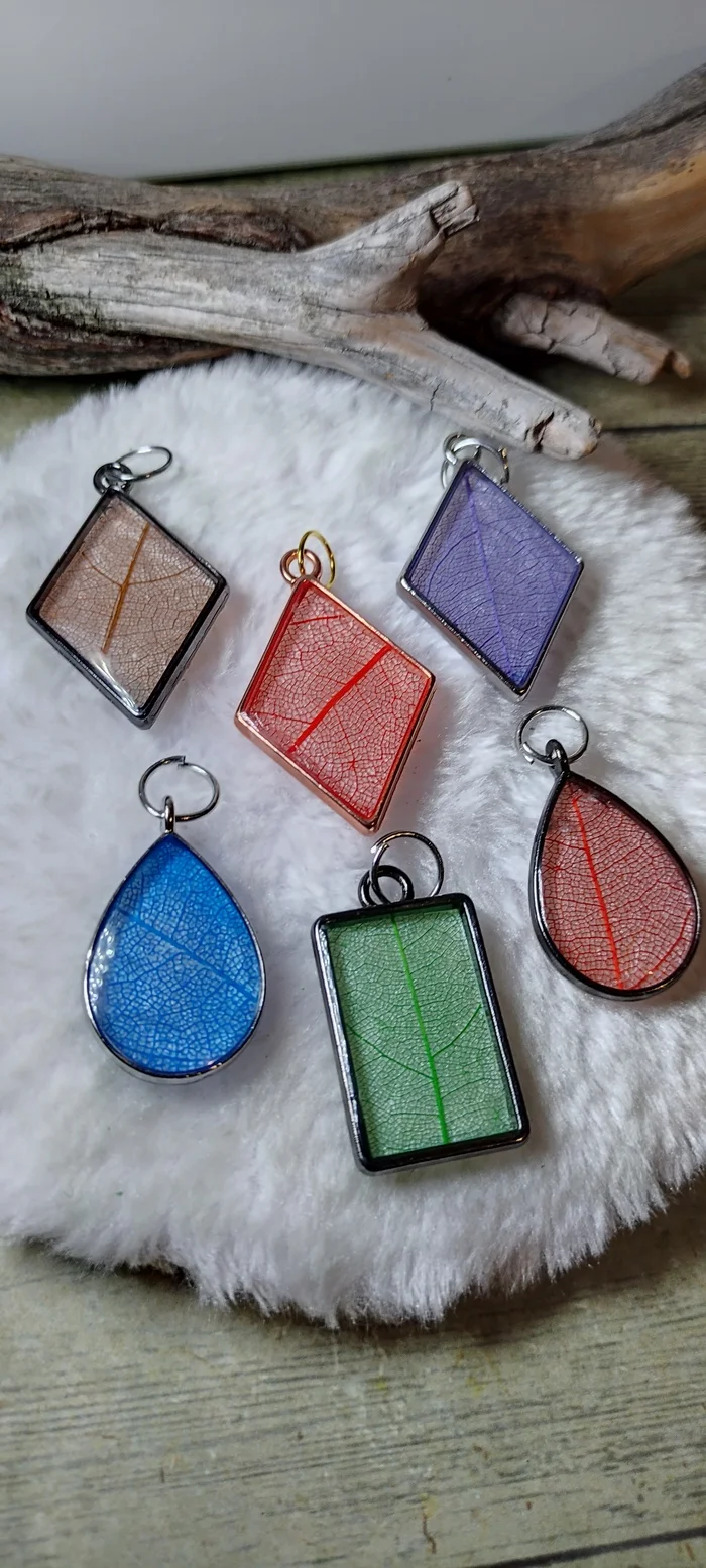 Mini Pendants handmade. How much would you estimate the price? - My, Needlework without process, Handmade, Epoxy resin, Epoxy resin jewelry, Suspension, Question, beauty, Longpost