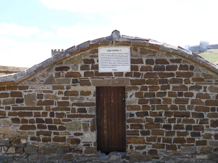 We are back from Crimea. We show the truth about holidays in Crimea. Genoese fortress. Sudak. Museum cistern - My, Crimea, Travels, Туристы, sights, Vacation, The city of Sudak, Longpost