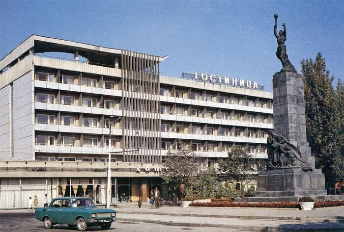 Beautiful view - the USSR, Made in USSR, Childhood in the USSR, Nostalgia, The photo, Old photo, 70th, Hotel, Auto, Telegram (link)