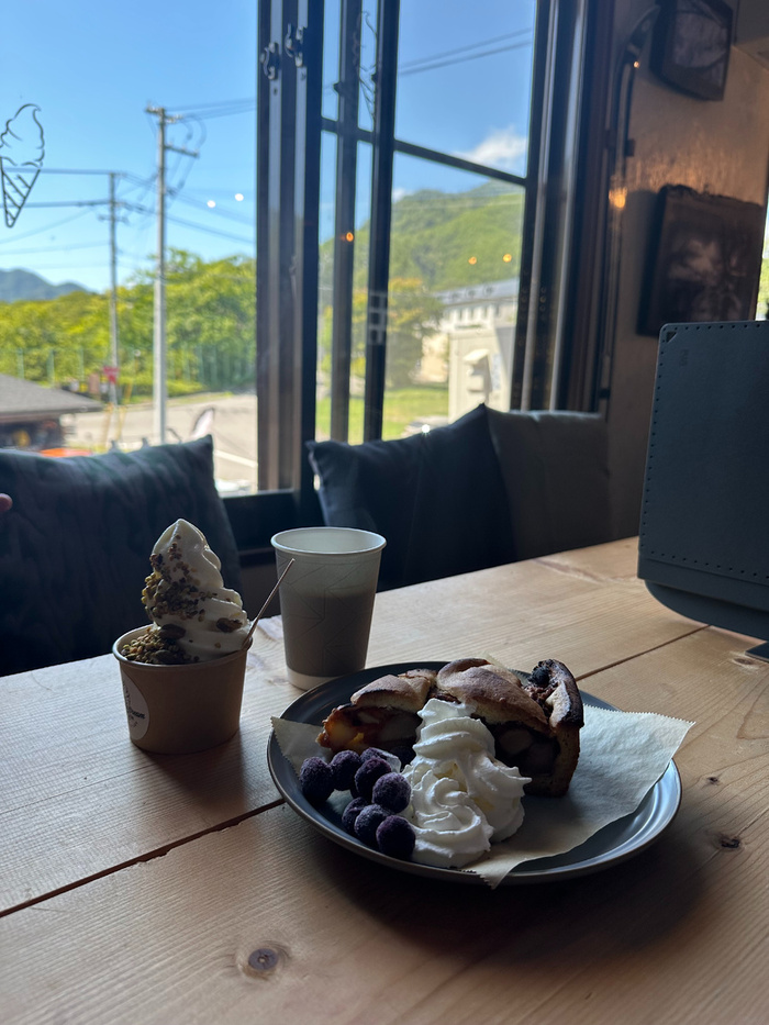         Locale JZK Soft Cream &amp; More  Jozankei