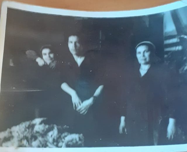 «Работницы сортировочного цеха, начало 50-х гг». Фотографии предоставлены Наилёй Мухаметгалеевой.