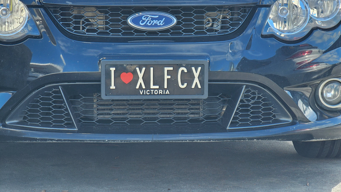 За некоторые деньги в Австралии можно купить любой номер.