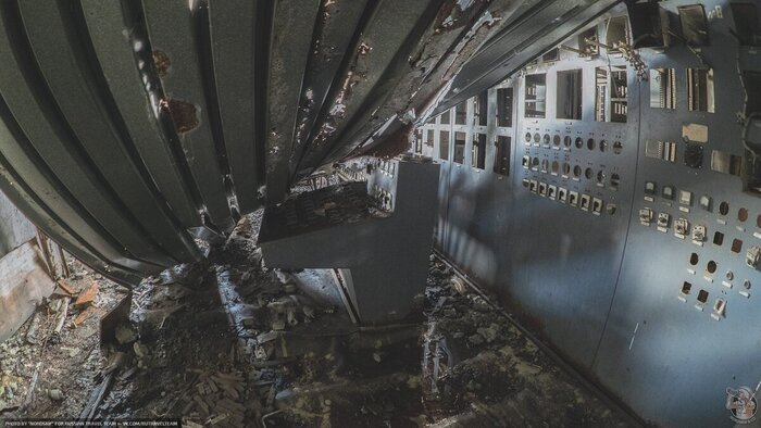 Первая пультовая. Пульты управления и электрощитовая