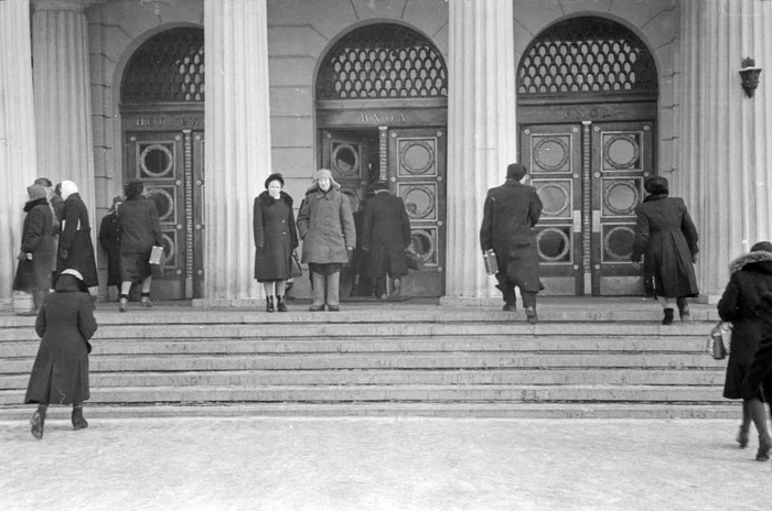 Post #12131862 - My, Old photo, Metro, Film, 50th, Leningrad, Historical photo, Longpost