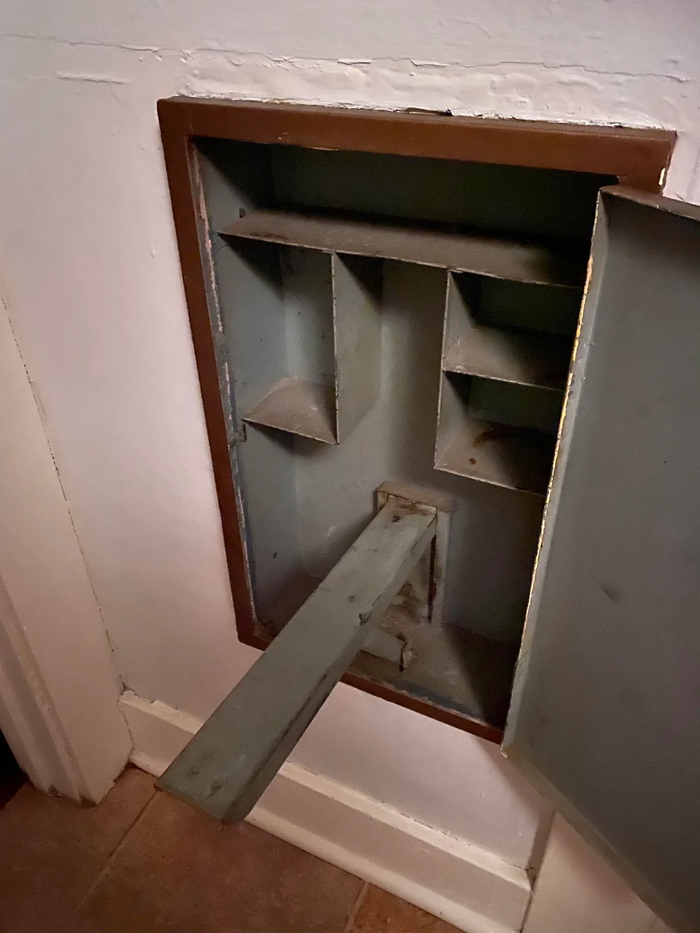     - 225  , Reddit, WhatIsThisThing, , YouTube, 