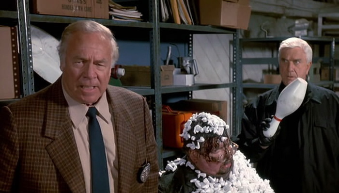 Х/ф Голый пистолет 2 1/2: Запах страха (1991)