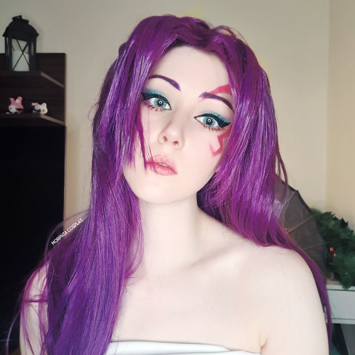 Я играю кстати, но не за эту девушку. Пробовали эту игру?