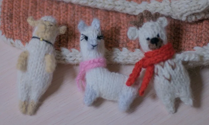 Post #12137611 - My, Reindeer, Llama, Alpaca, Dolly the Sheep, Needlework, Pocket animals, Miniature, Wool toy, Handmade, Presents, Amigurumi, Author's toy, Knitted toys, Longpost