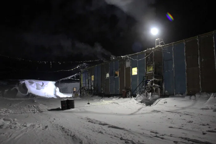 Post #12135132 - Antarctica, Vostok Station, Building, Yandex Zen (link), Longpost