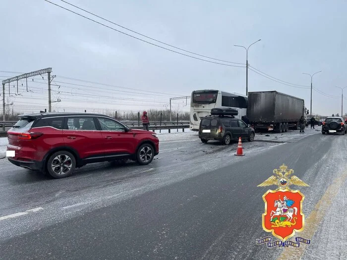 Массовое ДТП произошло на М4 перед Домодедово - Негатив, Россия, Безопасность на дорогах, Авария, ДТП, Москва, Домодедово, Длиннопост