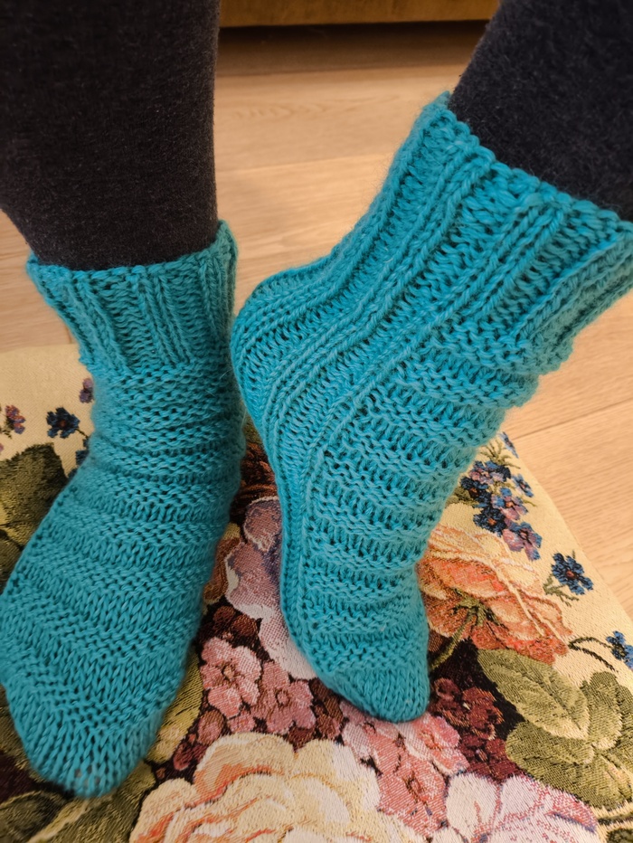 Самые простые манжеты - резинка 2 на 2 (2 лицевые, 2 изнаночные)