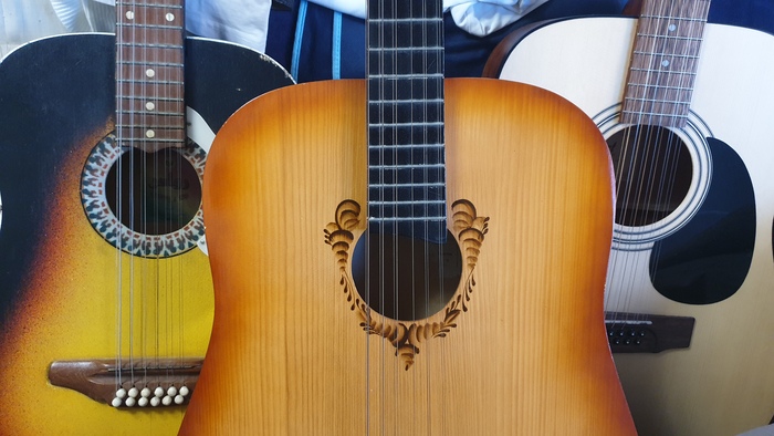 ����� ��� ������, ������ - Cort, � ������ - ��������� �� �����.