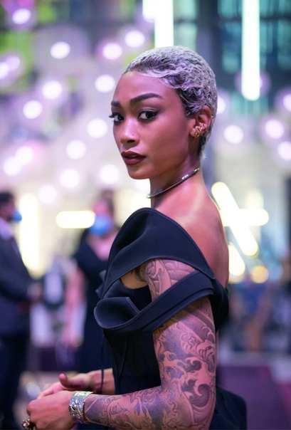 Твоё лицо когда ты снимаешься в кино.