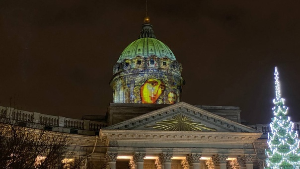 A huge inscription on the Kazan Cathedral attracted the attention of citizens and the police - Kazan Cathedral, Technologies, Religion, Longpost