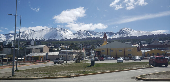 Горы вокруг