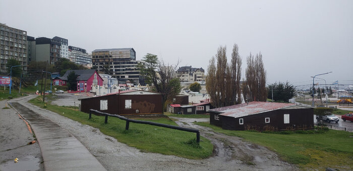 Почти на набережной такие дома