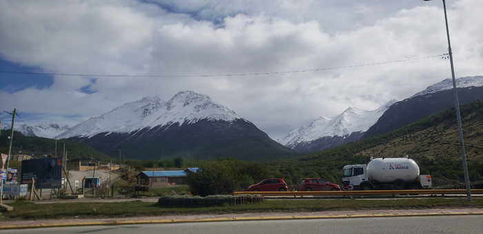 Горы возле города